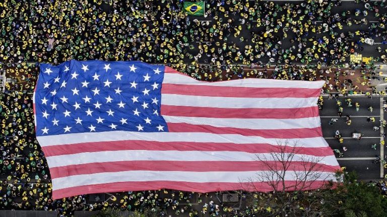 7set2025---ato-bolsonarista-na-avenida-paulista-tem-bandeiraco-dos-eua-1757271243294_v2_900x506