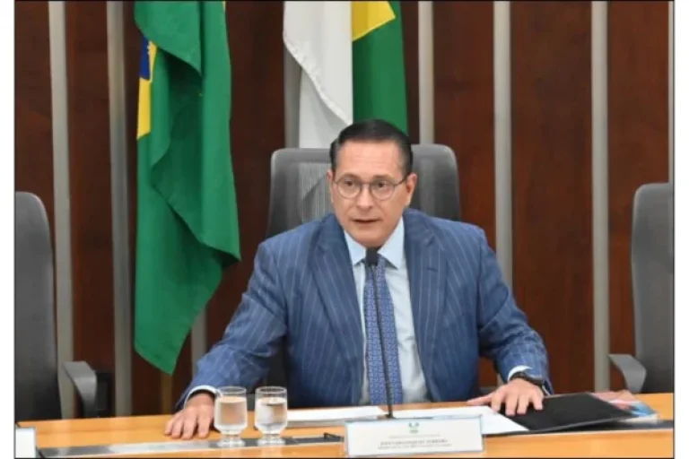 Coluna-170725-2026-02-10T200404.206