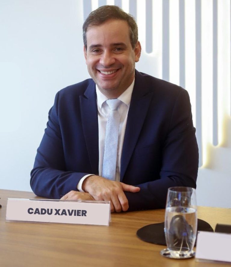 FOTO_SECRETARIO_CARLOS_EDUARDO_XAVIER