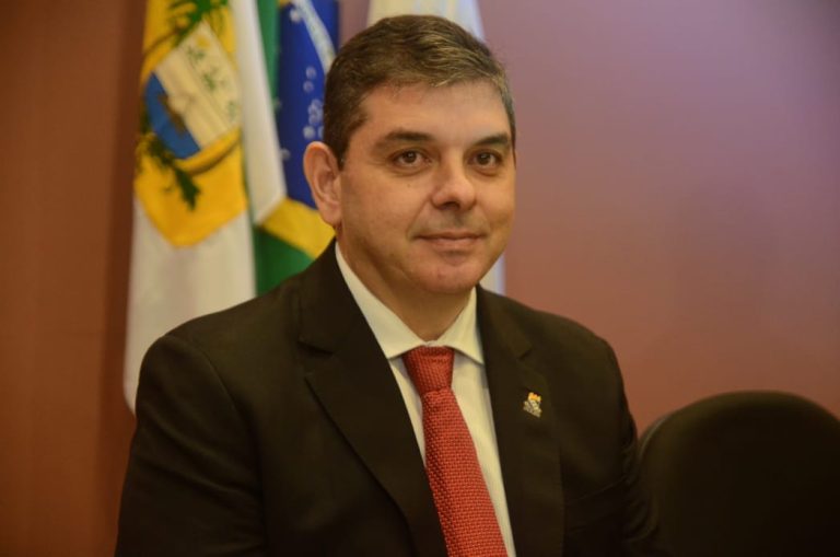 Reitor-Pedro-Fernandes-Neto