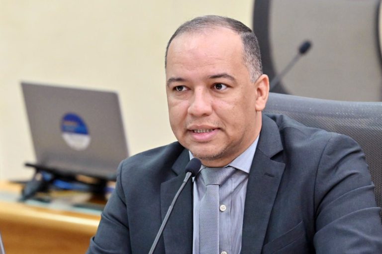 TAVEIRA JÚNIOR AMEAÇA DESISTIR DE CANDIDATURA