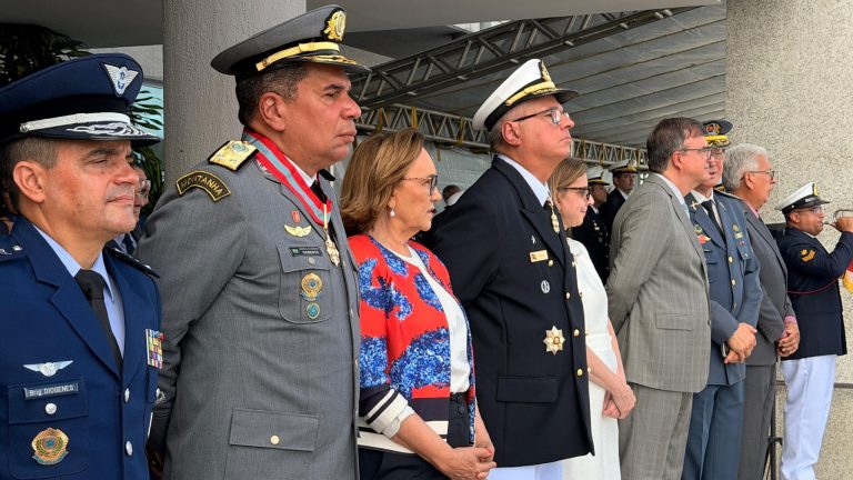 Zenaide Maia na solenidade da Marinha