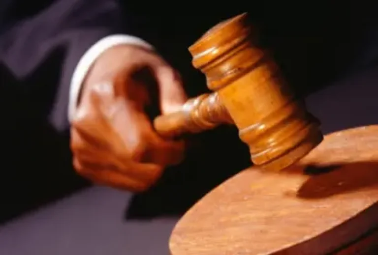 justica-martelo-julgamento-20121214-original1